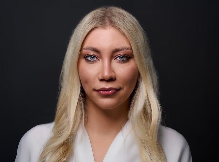 Ana Turcinov Manager